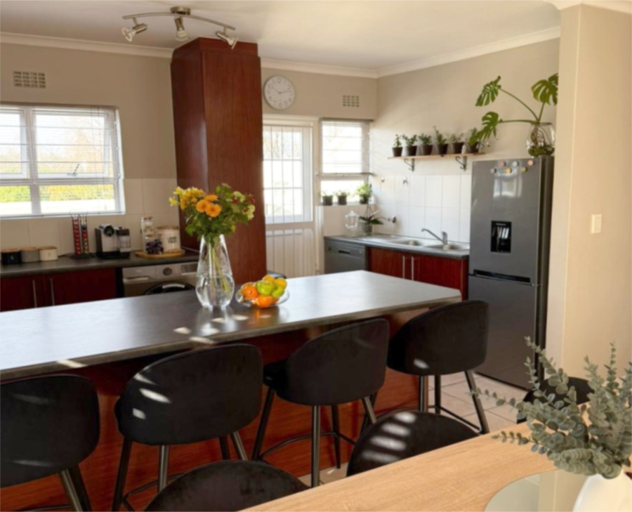 To Let 3 Bedroom Property for Rent in Pinehurst Western Cape